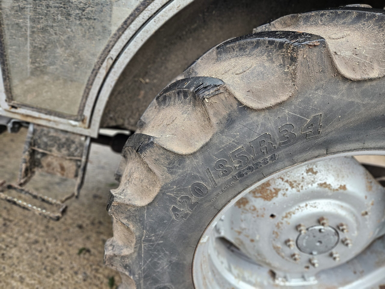 1993 MF 390T 4wd tractor, good off farm condition - Traktor: slika 1993 MF 390T 4wd tractor, good off farm condition - Traktor 1993 MF 390T 4wd tractor, good off farm condition - Traktor: slika 1993 MF 390T 4wd tractor, good off farm condition - Traktor