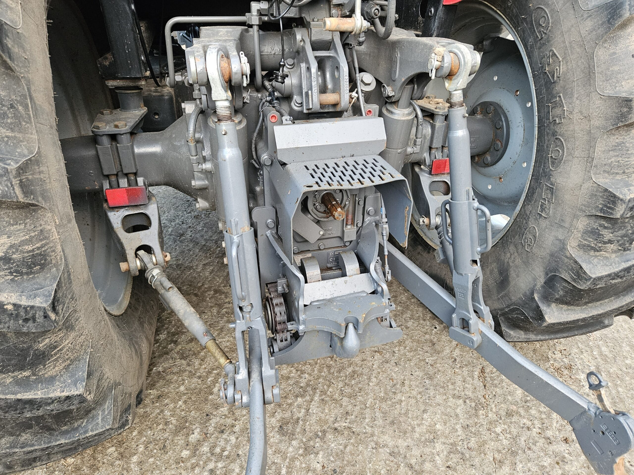 2013 MF 5440 4wd tractor, Very Nice. - Traktor: slika 2013 MF 5440 4wd tractor, Very Nice. - Traktor 2013 MF 5440 4wd tractor, Very Nice. - Traktor: slika 2013 MF 5440 4wd tractor, Very Nice. - Traktor