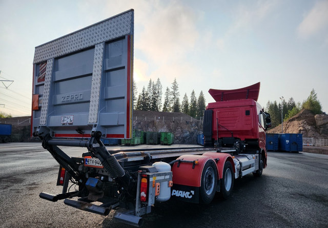 Iveco S-Way 6x2 LNG / LBG - Kamion-šasija: slika Iveco S-Way 6x2 LNG / LBG - Kamion-šasija Iveco S-Way 6x2 LNG / LBG - Kamion-šasija: slika Iveco S-Way 6x2 LNG / LBG - Kamion-šasija