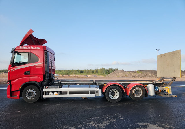 Iveco S-Way 6x2 LNG / LBG - Kamion-šasija: slika Iveco S-Way 6x2 LNG / LBG - Kamion-šasija Iveco S-Way 6x2 LNG / LBG - Kamion-šasija: slika Iveco S-Way 6x2 LNG / LBG - Kamion-šasija