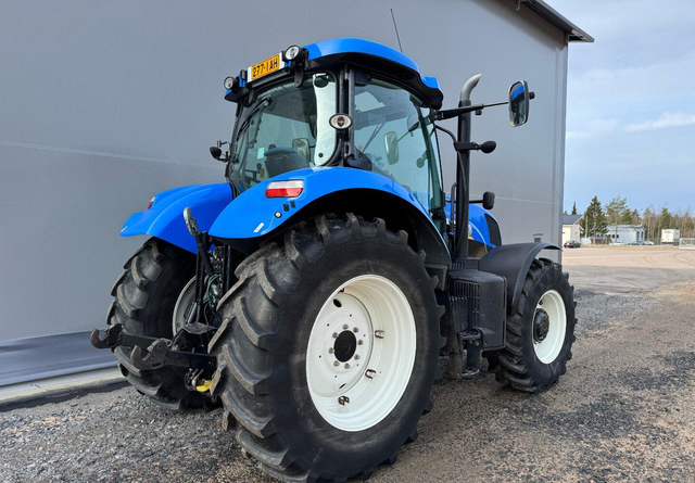 New Holland T7.200 - Traktor: slika New Holland T7.200 - Traktor New Holland T7.200 - Traktor: slika New Holland T7.200 - Traktor