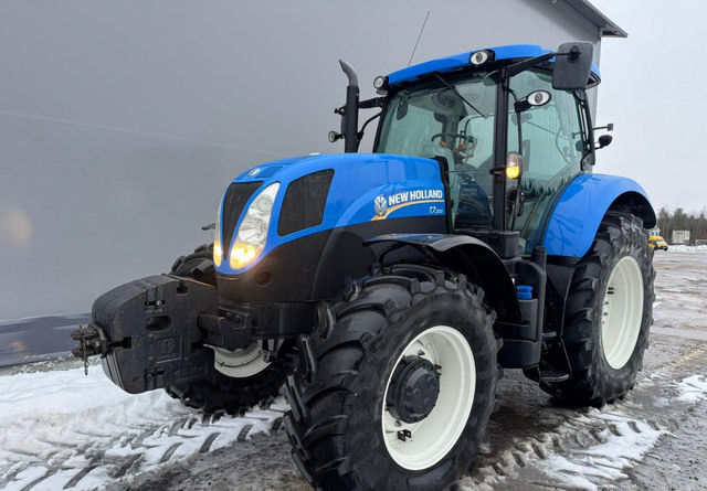 New HollandT7.200 - Traktor: slika New HollandT7.200 - Traktor New HollandT7.200 - Traktor: slika New HollandT7.200 - Traktor