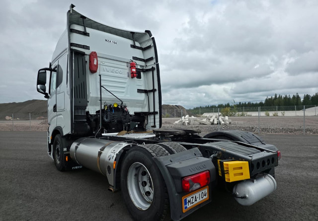 IvecoS-Way 460 4x2 LNG / LBG - Tegljač: slika IvecoS-Way 460 4x2 LNG / LBG - Tegljač IvecoS-Way 460 4x2 LNG / LBG - Tegljač: slika IvecoS-Way 460 4x2 LNG / LBG - Tegljač