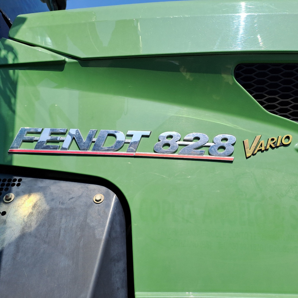 FENDT 828 VARIO PROFI PLUS - Traktor: slika FENDT 828 VARIO PROFI PLUS - Traktor FENDT 828 VARIO PROFI PLUS - Traktor: slika FENDT 828 VARIO PROFI PLUS - Traktor