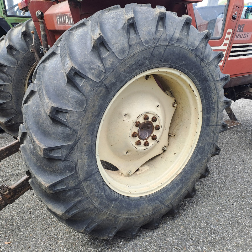 FIAT 880 DT - Traktor: slika FIAT 880 DT - Traktor FIAT 880 DT - Traktor: slika FIAT 880 DT - Traktor