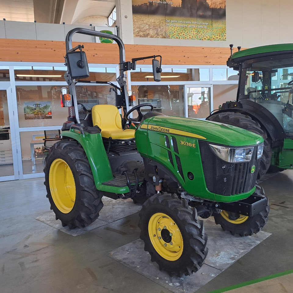 JOHN DEERE 3038E COMPATTO - Traktor: slika JOHN DEERE 3038E COMPATTO - Traktor JOHN DEERE 3038E COMPATTO - Traktor: slika JOHN DEERE 3038E COMPATTO - Traktor