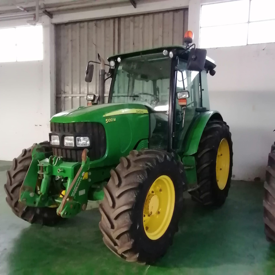 JOHN DEERE 5070 M - Traktor: slika JOHN DEERE 5070 M - Traktor JOHN DEERE 5070 M - Traktor: slika JOHN DEERE 5070 M - Traktor