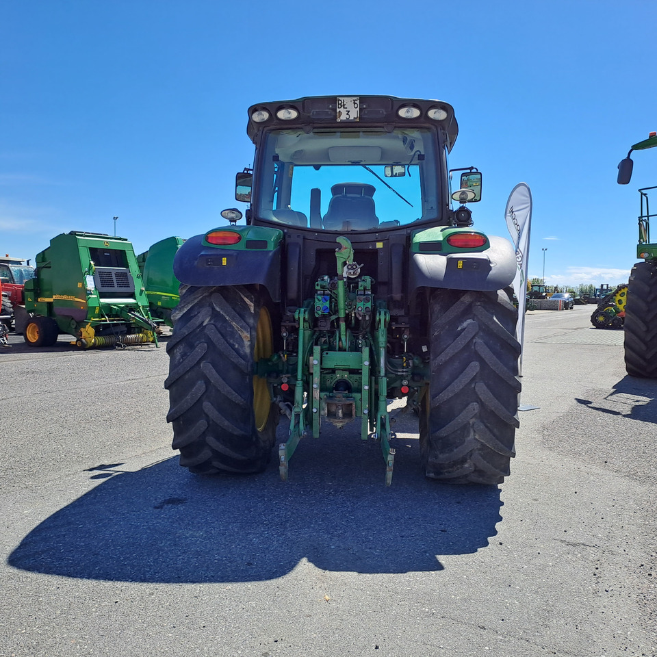 JOHN DEERE 6125R - Traktor: slika JOHN DEERE 6125R - Traktor JOHN DEERE 6125R - Traktor: slika JOHN DEERE 6125R - Traktor