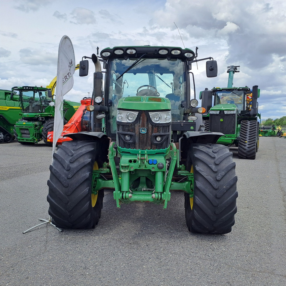 JOHN DEERE 6125R - Traktor: slika JOHN DEERE 6125R - Traktor JOHN DEERE 6125R - Traktor: slika JOHN DEERE 6125R - Traktor