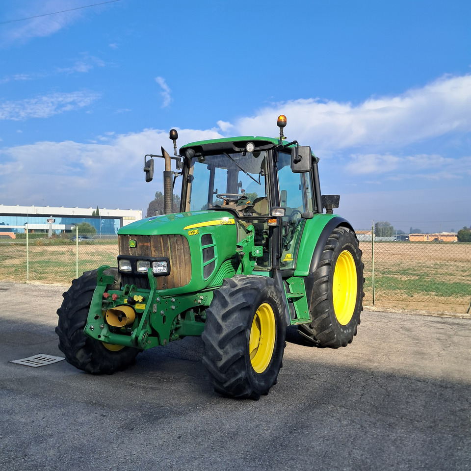 JOHN DEERE 6230 - Traktor: slika  JOHN DEERE 6230 - Traktor JOHN DEERE 6230 - Traktor: slika  JOHN DEERE 6230 - Traktor