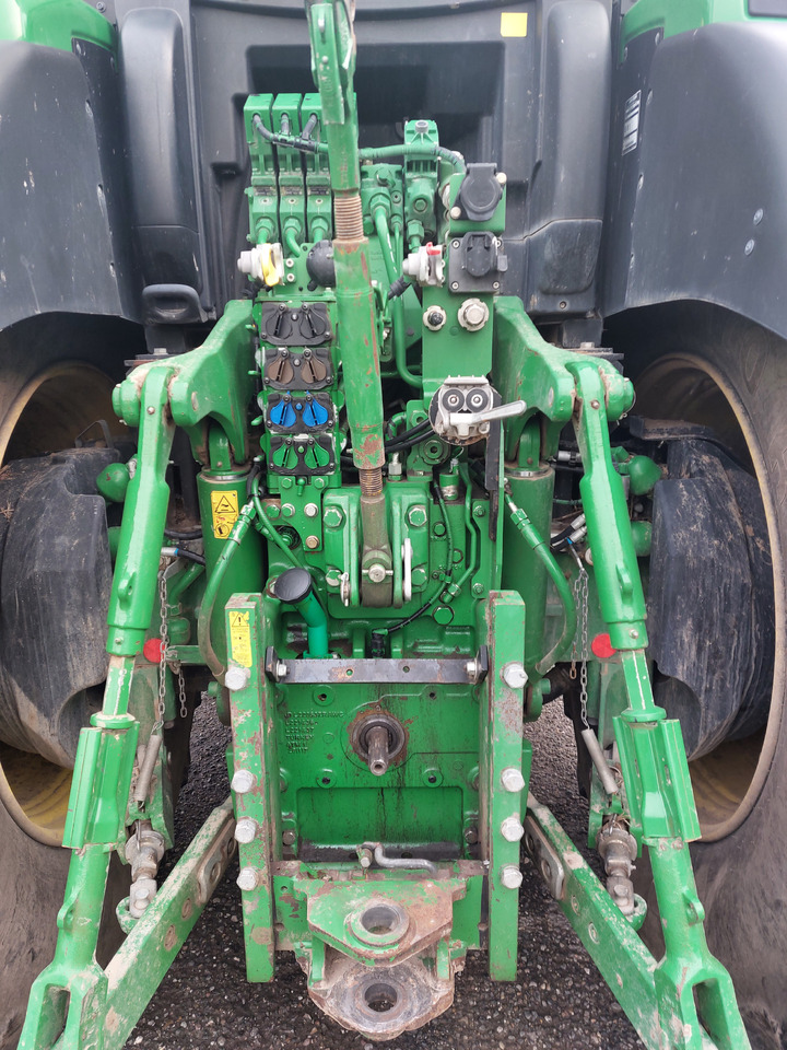 JOHN DEERE 6230R - Traktor: slika JOHN DEERE 6230R - Traktor JOHN DEERE 6230R - Traktor: slika JOHN DEERE 6230R - Traktor