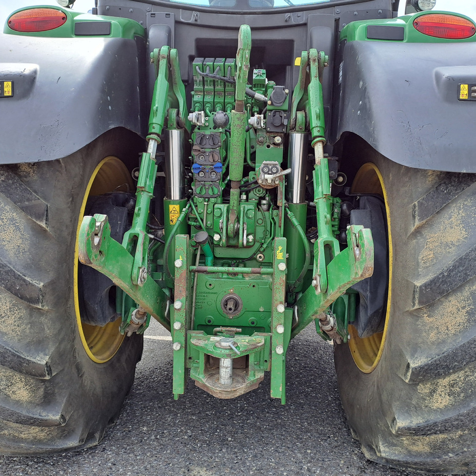 JOHN DEERE 6230R - Traktor: slika JOHN DEERE 6230R - Traktor JOHN DEERE 6230R - Traktor: slika JOHN DEERE 6230R - Traktor