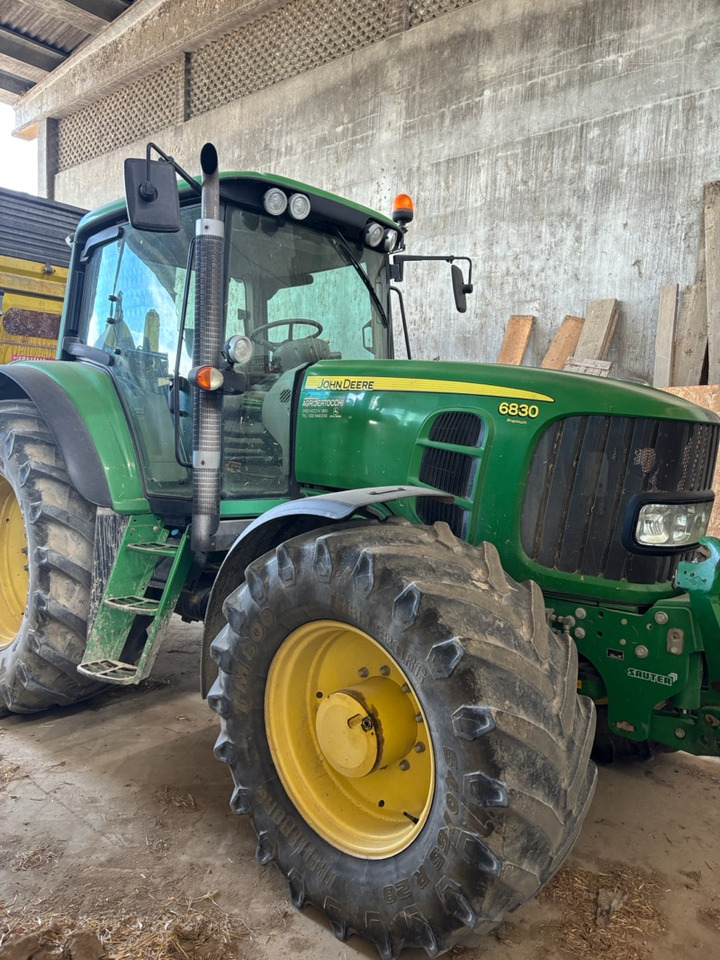 JOHN DEERE 6830 - Traktor: slika JOHN DEERE 6830 - Traktor JOHN DEERE 6830 - Traktor: slika JOHN DEERE 6830 - Traktor