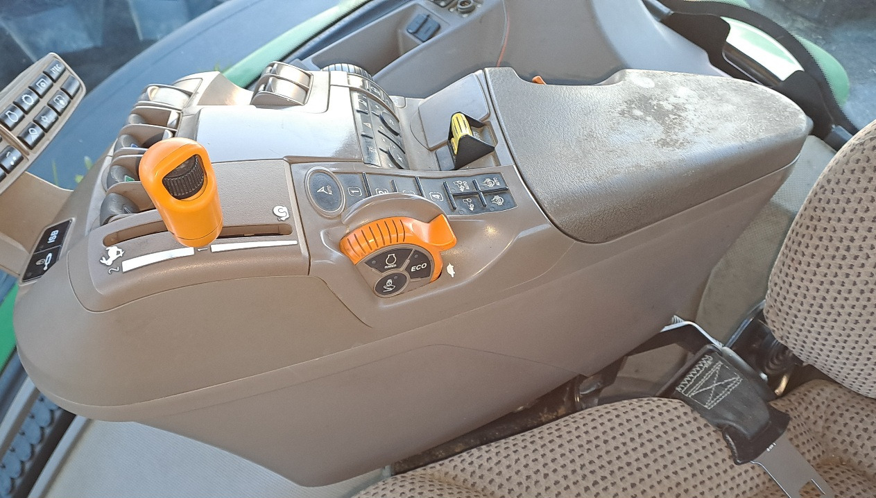 JOHN DEERE 7230R - ASTA AGRIBERTOCCHI - Traktor: slika JOHN DEERE 7230R - ASTA AGRIBERTOCCHI - Traktor JOHN DEERE 7230R - ASTA AGRIBERTOCCHI - Traktor: slika JOHN DEERE 7230R - ASTA AGRIBERTOCCHI - Traktor