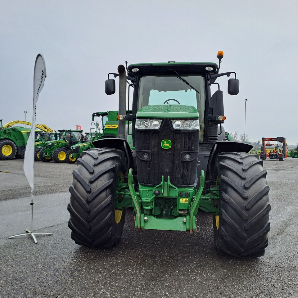 JOHN DEERE 7230R - ASTA AGRIBERTOCCHI - Traktor: slika JOHN DEERE 7230R - ASTA AGRIBERTOCCHI - Traktor JOHN DEERE 7230R - ASTA AGRIBERTOCCHI - Traktor: slika JOHN DEERE 7230R - ASTA AGRIBERTOCCHI - Traktor