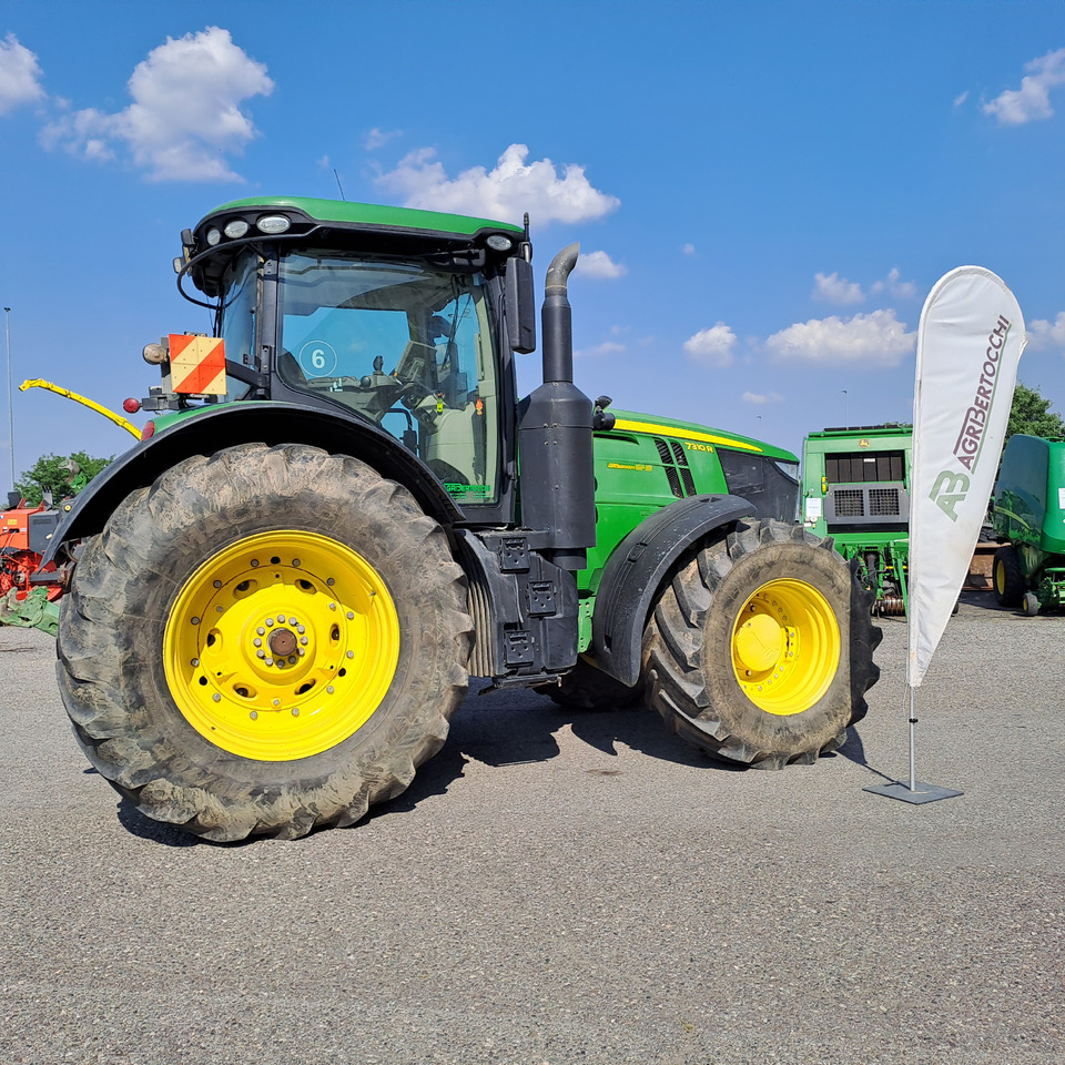 JOHN DEERE 7310R - Traktor: slika JOHN DEERE 7310R - Traktor JOHN DEERE 7310R - Traktor: slika JOHN DEERE 7310R - Traktor