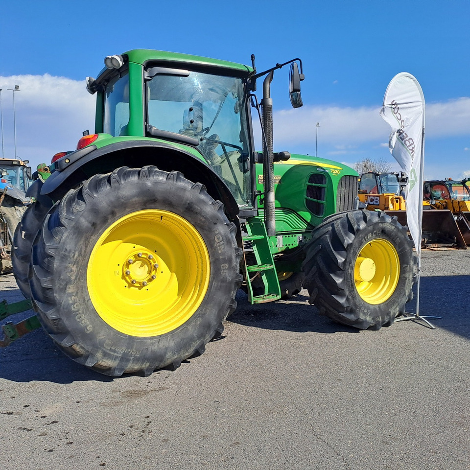 JOHN DEERE 7530 PREMIUM - Traktor: slika JOHN DEERE 7530 PREMIUM - Traktor JOHN DEERE 7530 PREMIUM - Traktor: slika JOHN DEERE 7530 PREMIUM - Traktor