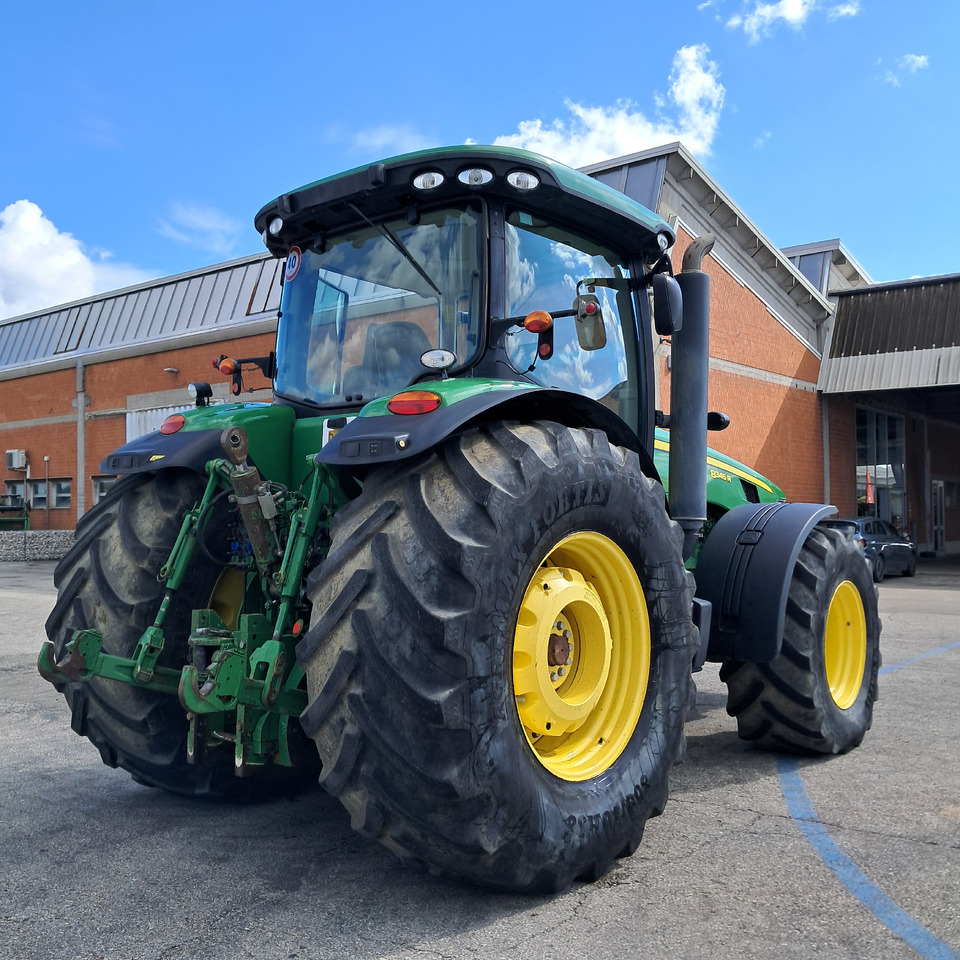 JOHN DEERE 8345 R - Traktor: slika JOHN DEERE 8345 R - Traktor JOHN DEERE 8345 R - Traktor: slika JOHN DEERE 8345 R - Traktor