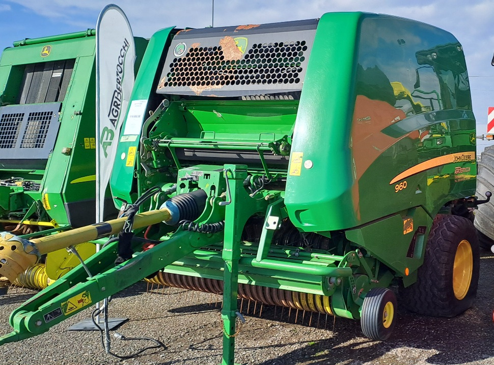 JOHN DEERE 960 - Rolo balirka: slika  JOHN DEERE 960 - Rolo balirka JOHN DEERE 960 - Rolo balirka: slika  JOHN DEERE 960 - Rolo balirka