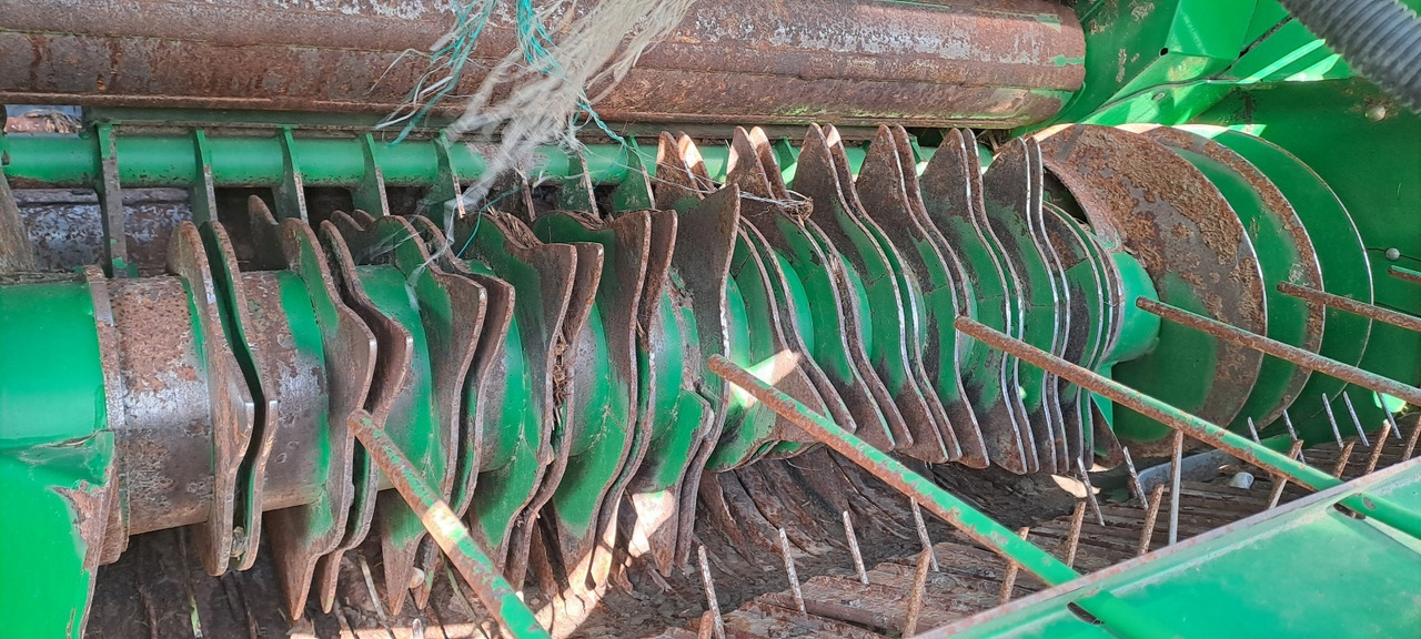 JOHN DEERE 960 - Rolo balirka: slika  JOHN DEERE 960 - Rolo balirka JOHN DEERE 960 - Rolo balirka: slika  JOHN DEERE 960 - Rolo balirka