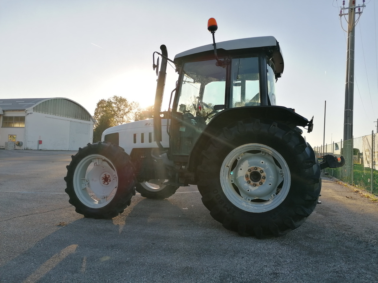LAMBORGHINI R2.86 - Traktor: slika LAMBORGHINI R2.86 - Traktor LAMBORGHINI R2.86 - Traktor: slika LAMBORGHINI R2.86 - Traktor