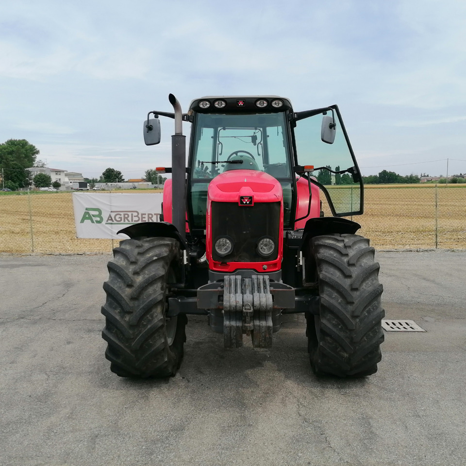 Traktor MASSEY FERGUSON: slika Traktor MASSEY FERGUSON