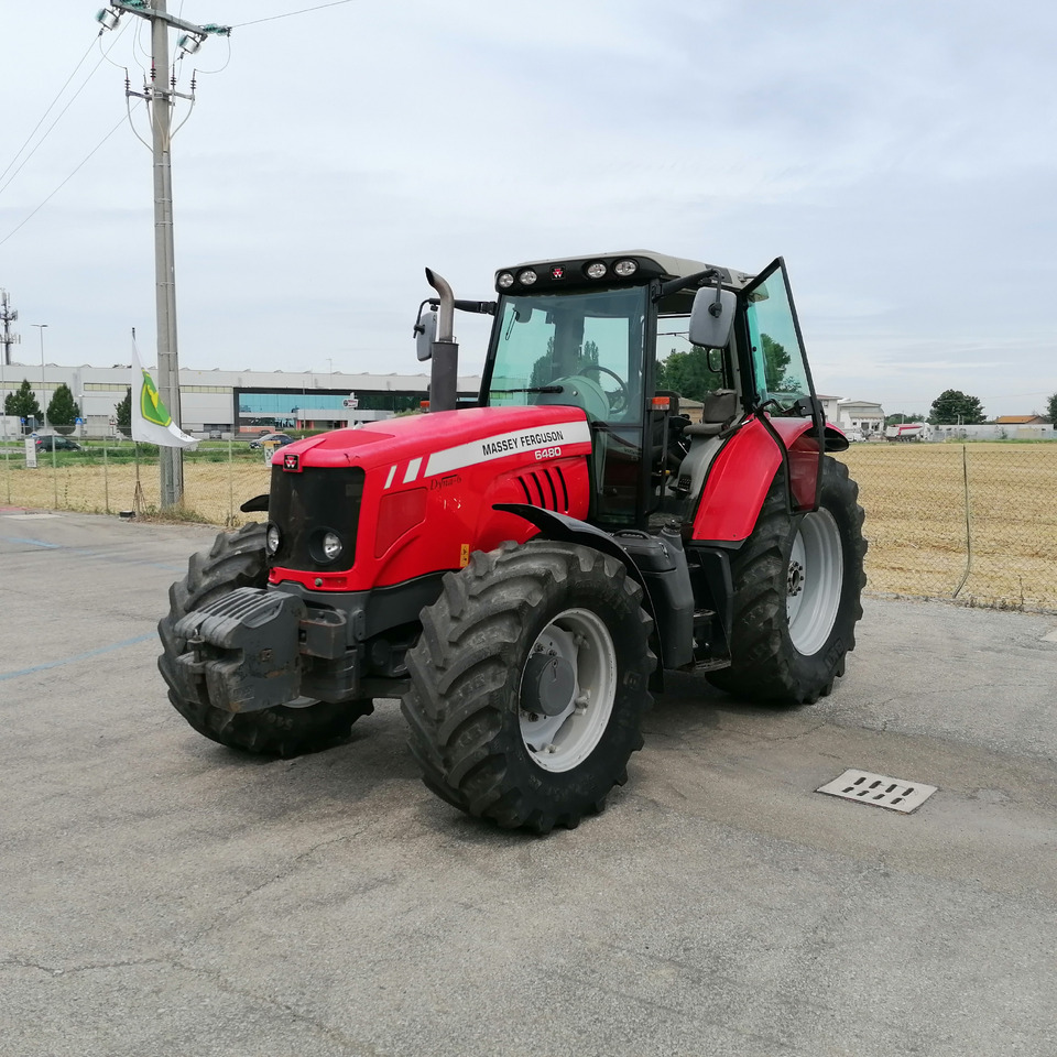Traktor MASSEY FERGUSON: slika Traktor MASSEY FERGUSON