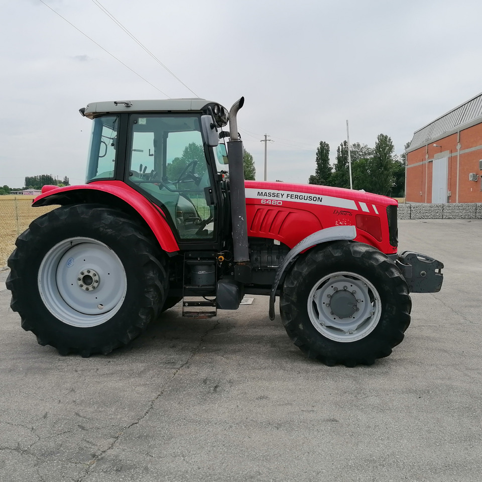 MASSEY FERGUSON - Traktor: slika MASSEY FERGUSON - Traktor MASSEY FERGUSON - Traktor: slika MASSEY FERGUSON - Traktor