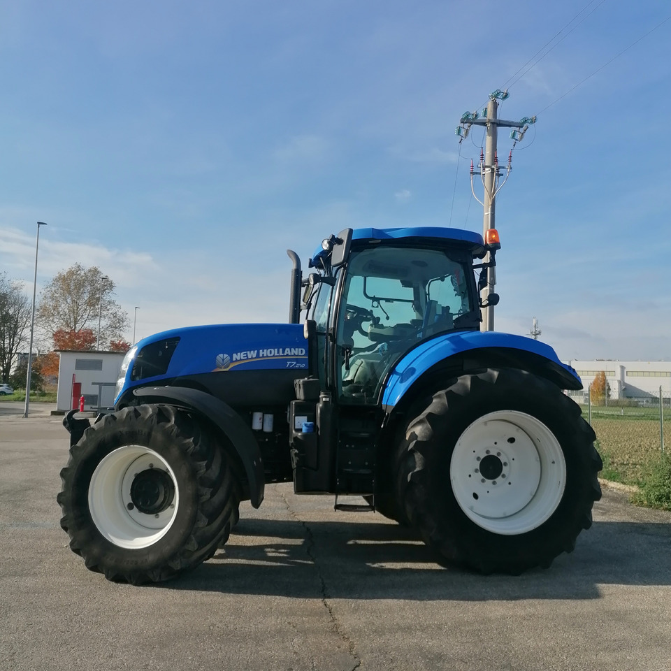 NEW HOLLAND T7 210 - Traktor: slika NEW HOLLAND T7 210 - Traktor NEW HOLLAND T7 210 - Traktor: slika NEW HOLLAND T7 210 - Traktor