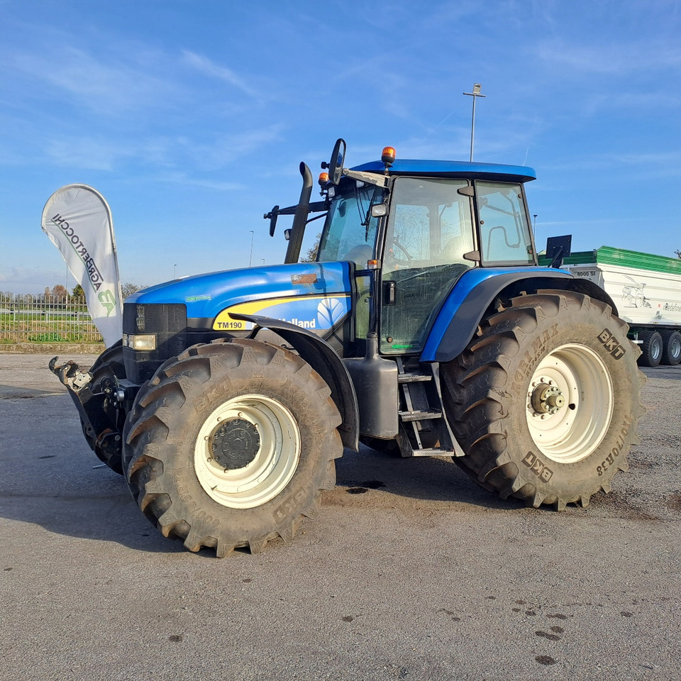NEW HOLLAND TM 190 - Traktor: slika NEW HOLLAND TM 190 - Traktor NEW HOLLAND TM 190 - Traktor: slika NEW HOLLAND TM 190 - Traktor