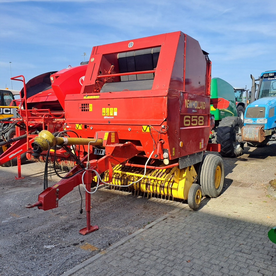 ROTOPRESSA NEW HOLLAND 658 - Rolo balirka: slika ROTOPRESSA NEW HOLLAND 658 - Rolo balirka ROTOPRESSA NEW HOLLAND 658 - Rolo balirka: slika ROTOPRESSA NEW HOLLAND 658 - Rolo balirka