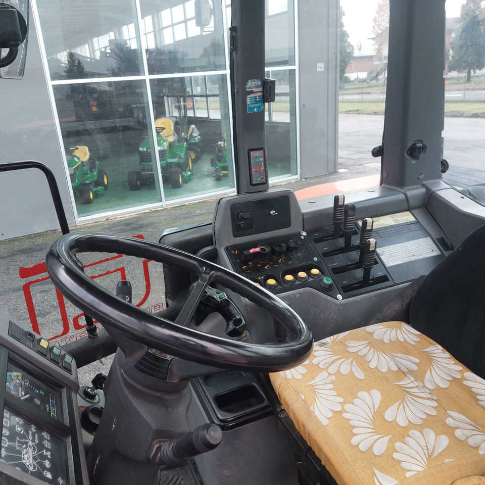 SAME TITAN 145 - Traktor: slika SAME TITAN 145 - Traktor SAME TITAN 145 - Traktor: slika SAME TITAN 145 - Traktor