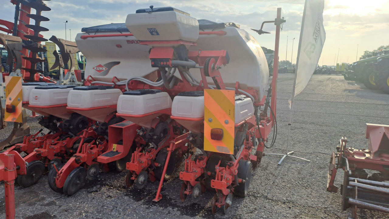 SEMINATRICE DI PRECISIONE KUHN MAXIMA 2 TD - Sijačica: slika SEMINATRICE DI PRECISIONE KUHN MAXIMA 2 TD - Sijačica SEMINATRICE DI PRECISIONE KUHN MAXIMA 2 TD - Sijačica: slika SEMINATRICE DI PRECISIONE KUHN MAXIMA 2 TD - Sijačica