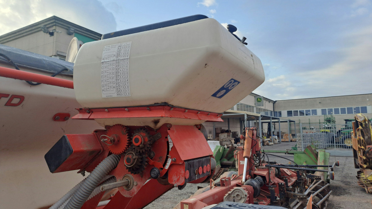 Sijačica SEMINATRICE DI PRECISIONE KUHN MAXIMA 2 TD: slika Sijačica SEMINATRICE DI PRECISIONE KUHN MAXIMA 2 TD