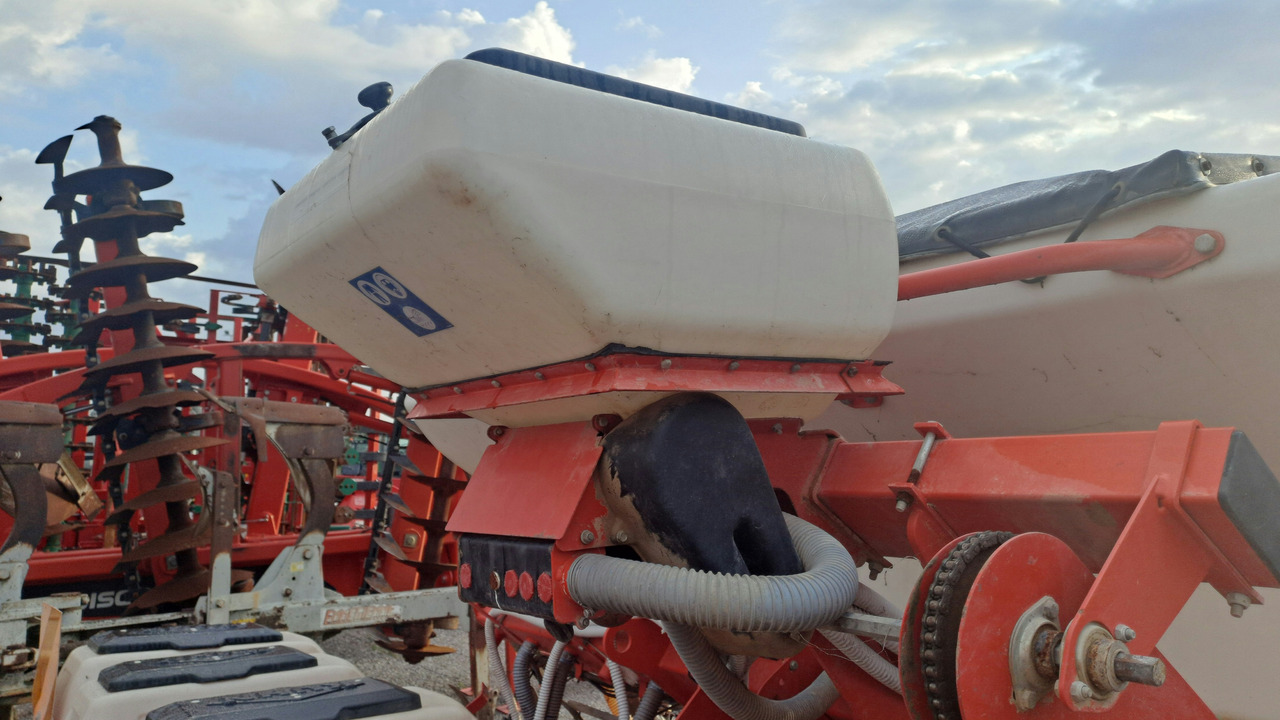 Sijačica SEMINATRICE DI PRECISIONE KUHN MAXIMA 2 TD: slika Sijačica SEMINATRICE DI PRECISIONE KUHN MAXIMA 2 TD