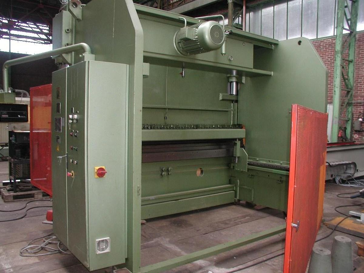 CNC-Abkantpresse EHT - Apkant preša: slika CNC-Abkantpresse EHT - Apkant preša CNC-Abkantpresse EHT - Apkant preša: slika CNC-Abkantpresse EHT - Apkant preša