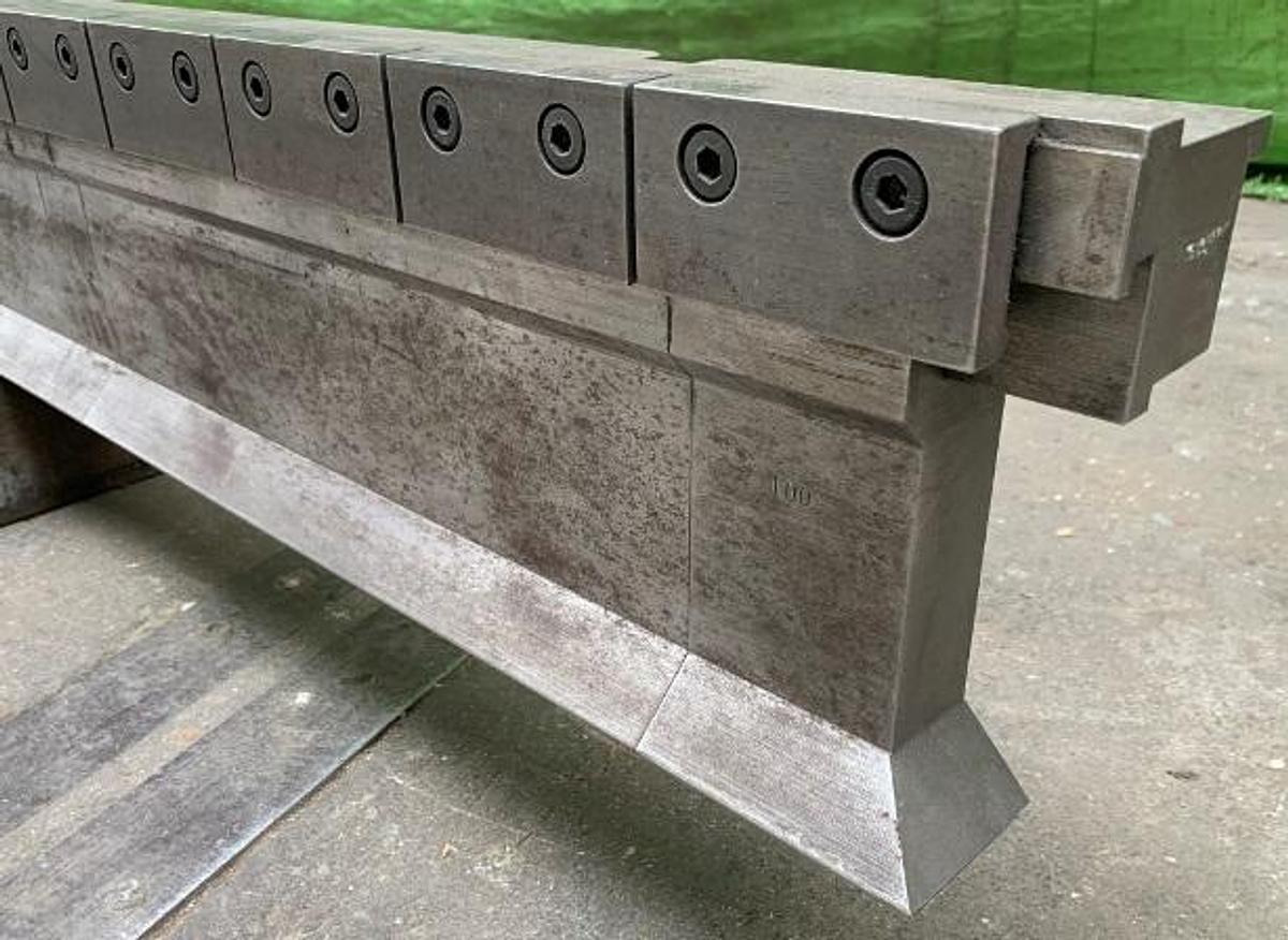 Schwenkbiegemaschine FASTI - Stroj za obradu metala: slika Schwenkbiegemaschine FASTI - Stroj za obradu metala Schwenkbiegemaschine FASTI - Stroj za obradu metala: slika Schwenkbiegemaschine FASTI - Stroj za obradu metala