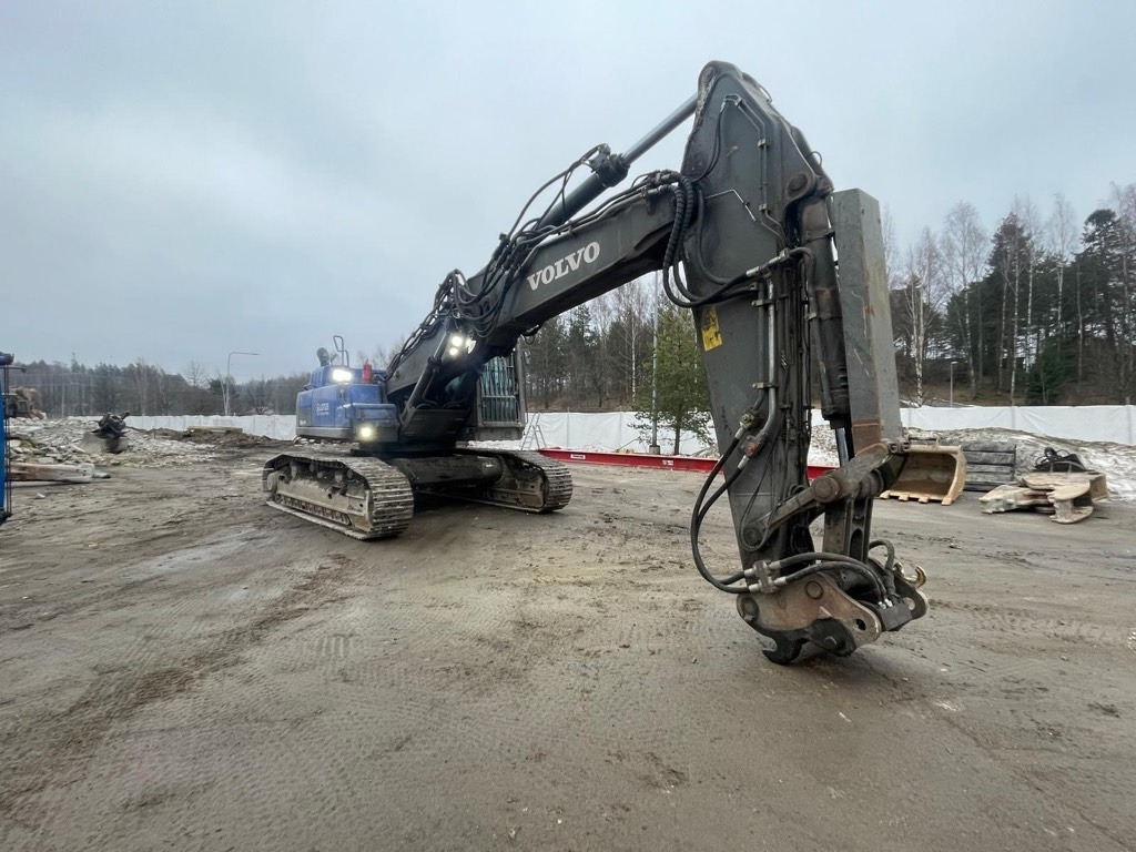 Volvo EC 480 DHR UHD 28m with 2 BOOMS - Bager za rušenje: slika Volvo EC 480 DHR UHD 28m with 2 BOOMS - Bager za rušenje Volvo EC 480 DHR UHD 28m with 2 BOOMS - Bager za rušenje: slika Volvo EC 480 DHR UHD 28m with 2 BOOMS - Bager za rušenje