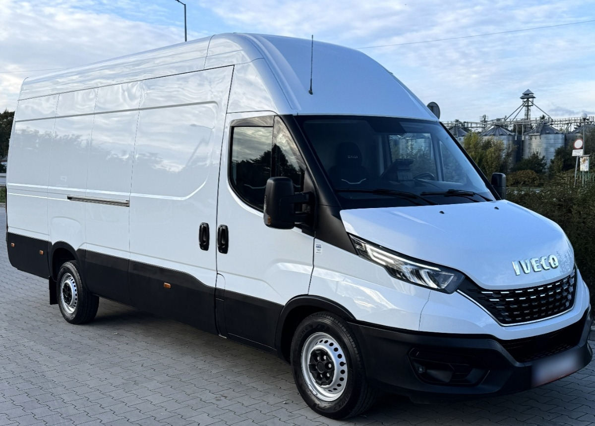 Iveco Daily L4H3 3.0 180KM Hi-matic LED KAMERA Bezwypadkowy Salon PL FV23 - Furgon: slika Iveco Daily L4H3 3.0 180KM Hi-matic LED KAMERA Bezwypadkowy Salon PL FV23 - Furgon Iveco Daily L4H3 3.0 180KM Hi-matic LED KAMERA Bezwypadkowy Salon PL FV23 - Furgon: slika Iveco Daily L4H3 3.0 180KM Hi-matic LED KAMERA Bezwypadkowy Salon PL FV23 - Furgon
