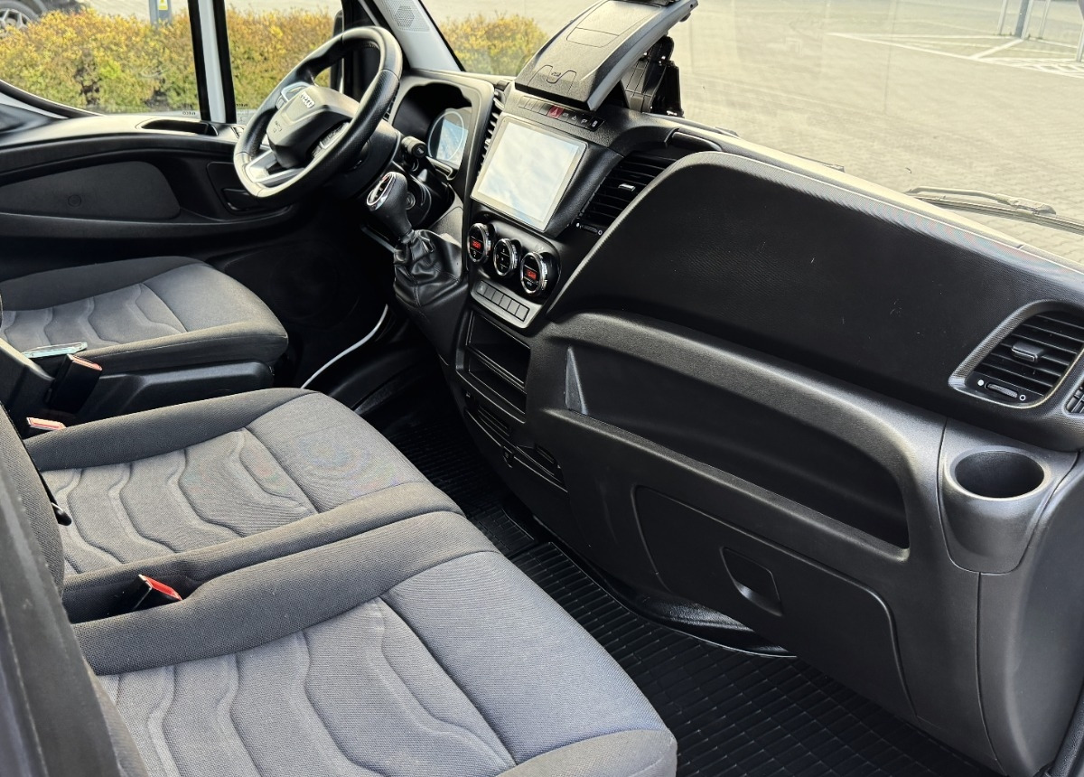 Iveco Daily L4H3 3.0 180KM Hi-matic LED KAMERA Bezwypadkowy Salon PL FV23 - Furgon: slika Iveco Daily L4H3 3.0 180KM Hi-matic LED KAMERA Bezwypadkowy Salon PL FV23 - Furgon Iveco Daily L4H3 3.0 180KM Hi-matic LED KAMERA Bezwypadkowy Salon PL FV23 - Furgon: slika Iveco Daily L4H3 3.0 180KM Hi-matic LED KAMERA Bezwypadkowy Salon PL FV23 - Furgon