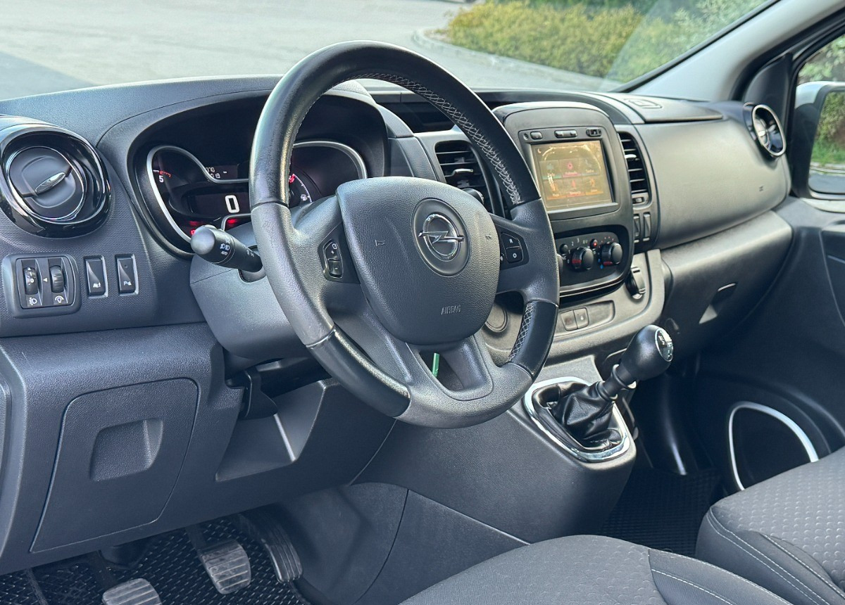 Opel Vivaro 1.6 DCI 145KM 9 osobowy Nawiewy góra dół DOINWESTOWANY Super stan - Karavan: slika Opel Vivaro 1.6 DCI 145KM 9 osobowy Nawiewy góra dół DOINWESTOWANY Super stan - Karavan Opel Vivaro 1.6 DCI 145KM 9 osobowy Nawiewy góra dół DOINWESTOWANY Super stan - Karavan: slika Opel Vivaro 1.6 DCI 145KM 9 osobowy Nawiewy góra dół DOINWESTOWANY Super stan - Karavan