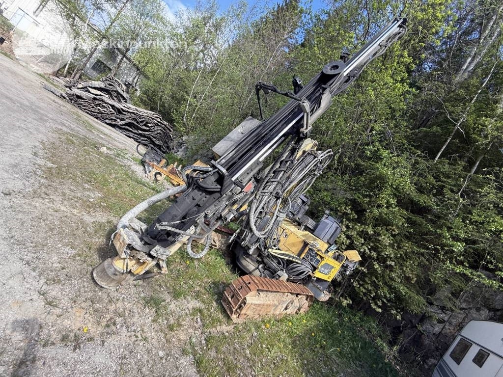 Atlas Copco ROC D3 - Platforma za bušenje: slika Atlas Copco ROC D3 - Platforma za bušenje Atlas Copco ROC D3 - Platforma za bušenje: slika Atlas Copco ROC D3 - Platforma za bušenje