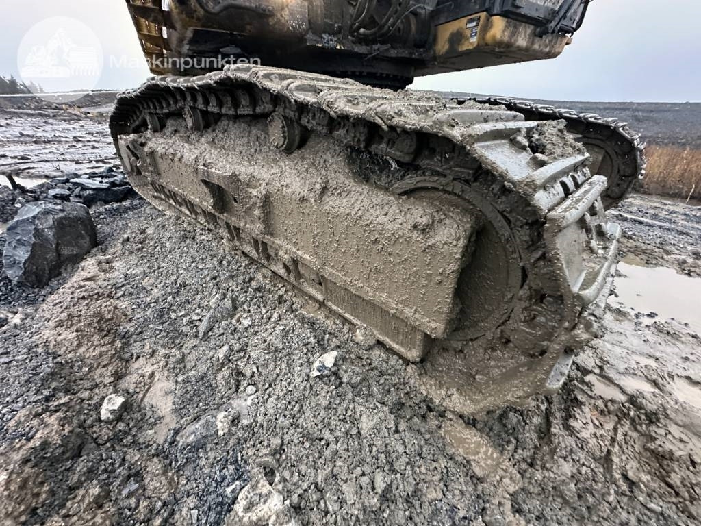 Bager gusjeničar CAT 352: slika Bager gusjeničar CAT 352