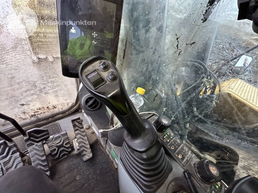 Bager gusjeničar CAT 352: slika Bager gusjeničar CAT 352