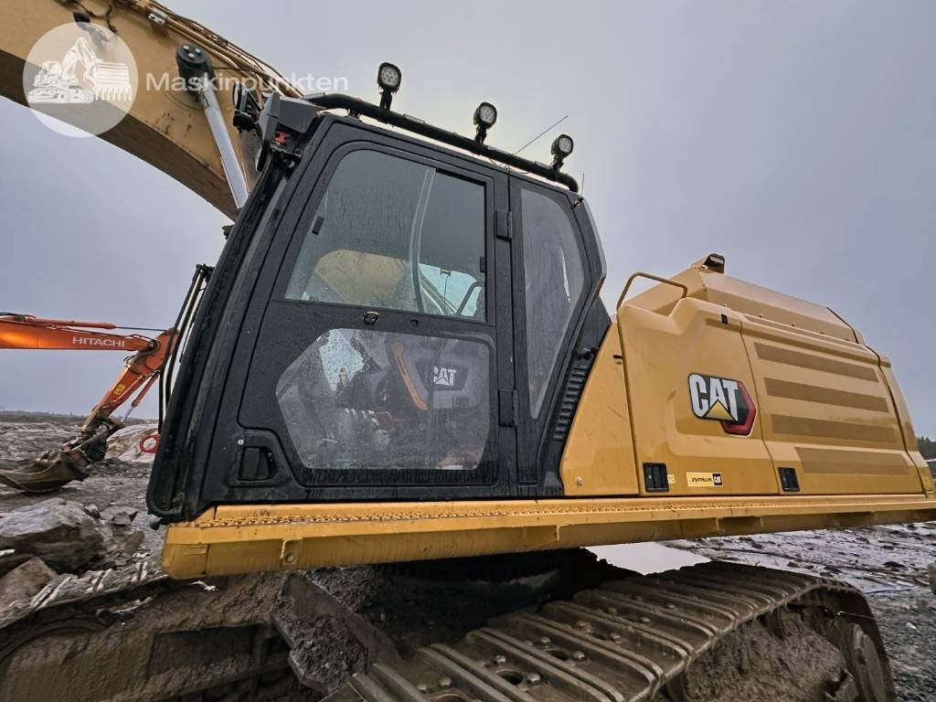 Bager gusjeničar CAT 352: slika Bager gusjeničar CAT 352