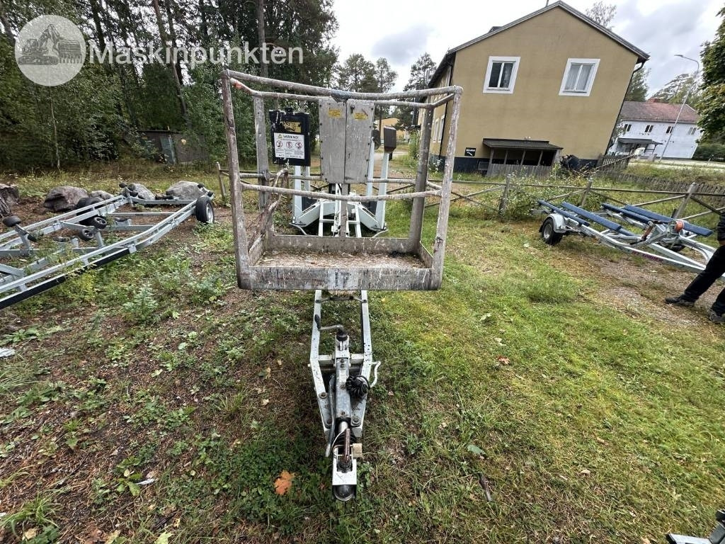 Dino 180 T - Radna platforma na prikolici: slika Dino 180 T - Radna platforma na prikolici Dino 180 T - Radna platforma na prikolici: slika Dino 180 T - Radna platforma na prikolici