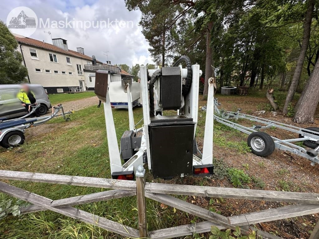 Dino 180 T - Radna platforma na prikolici: slika Dino 180 T - Radna platforma na prikolici Dino 180 T - Radna platforma na prikolici: slika Dino 180 T - Radna platforma na prikolici