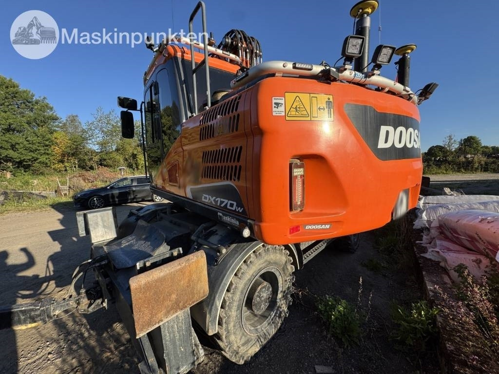 Doosan DX 170 W-5 + Tippvagn + Redskap - Bager na kotačima: slika Doosan DX 170 W-5 + Tippvagn + Redskap - Bager na kotačima Doosan DX 170 W-5 + Tippvagn + Redskap - Bager na kotačima: slika Doosan DX 170 W-5 + Tippvagn + Redskap - Bager na kotačima