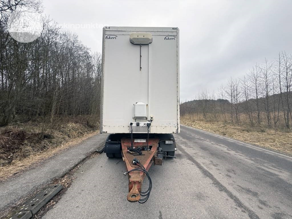 Ekeri L3 - Prikolica sa zatvorenim sandukom: slika Ekeri L3 - Prikolica sa zatvorenim sandukom Ekeri L3 - Prikolica sa zatvorenim sandukom: slika Ekeri L3 - Prikolica sa zatvorenim sandukom