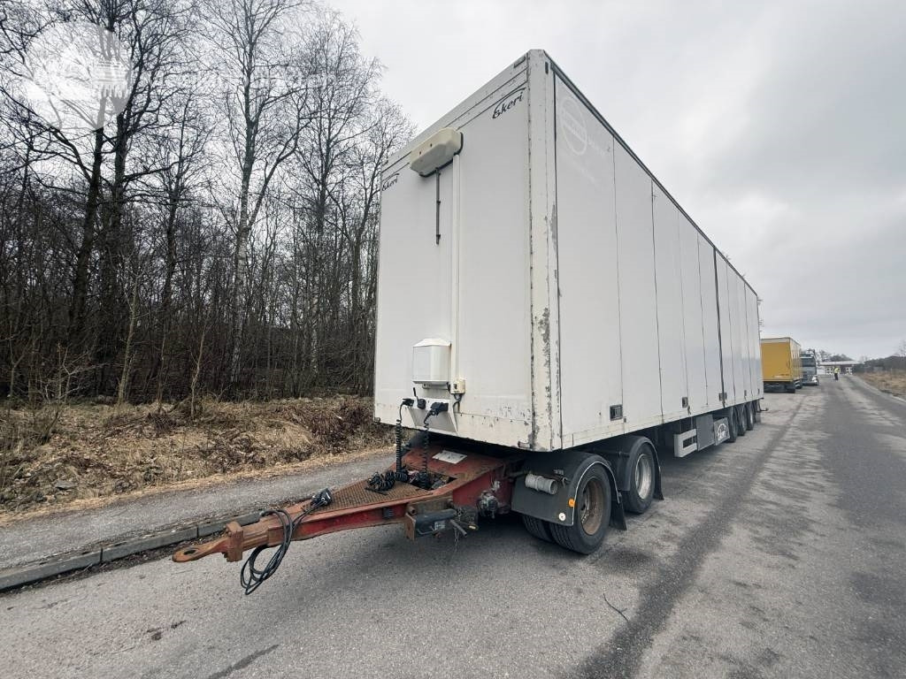 Ekeri L3 - Prikolica sa zatvorenim sandukom: slika Ekeri L3 - Prikolica sa zatvorenim sandukom Ekeri L3 - Prikolica sa zatvorenim sandukom: slika Ekeri L3 - Prikolica sa zatvorenim sandukom